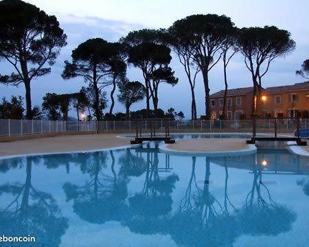 Maison Climatisee Avec Piscine Chauffee กัลวีสซง ภายนอก รูปภาพ